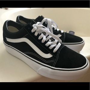 NWOT  Vans Old Skool Platform